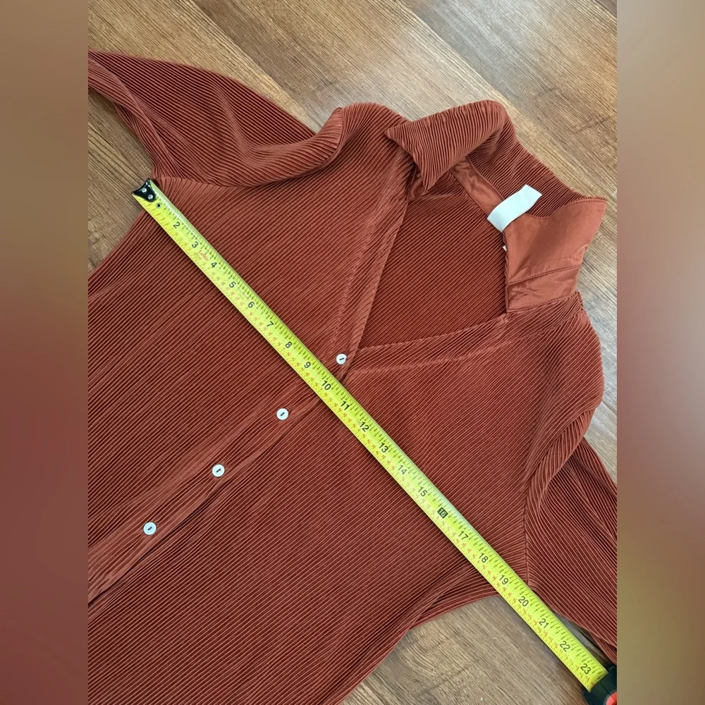 Anthropologie DOLAN lettuce-hem button down top- Medium - Picture 12 of 15